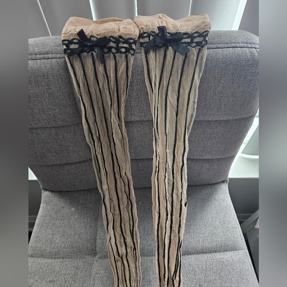 Thigh high stay ups - Picture 2 of 4